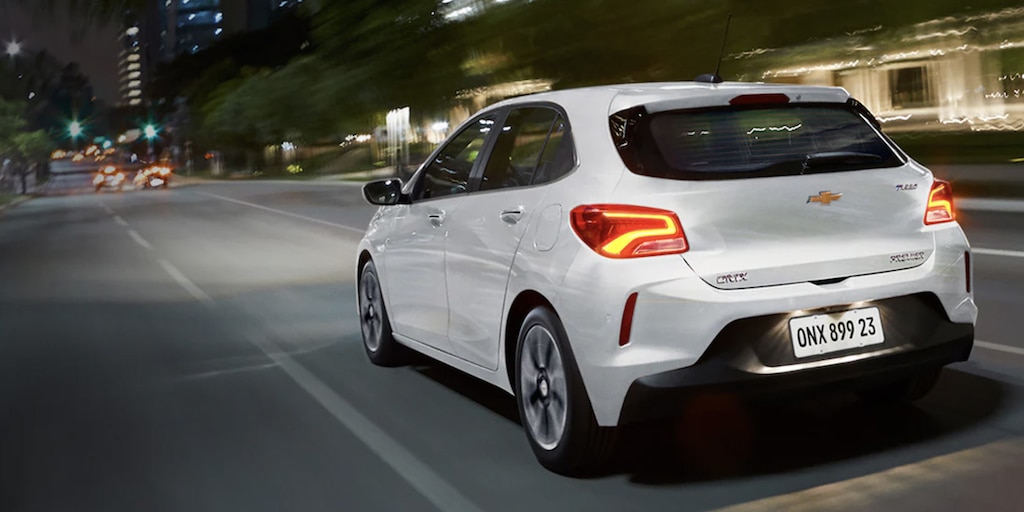 Chevrolet Onix carro popular barato
